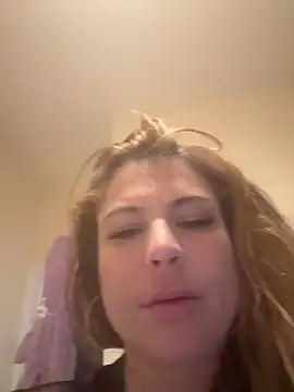 Webcam Model (BambixoxUK)  is live.Free join now!