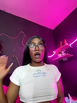 Webcam Model (TIFFANYYSTAR)  is live.Free join now!