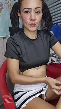 Webcam Model (Lhia_)  is live.Free join now!