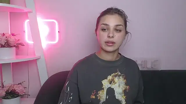 milanaangelas - MilanaAngelAs's free webcam - UK Sex Cams