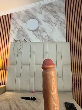 Webcam Model (Emily_Trujillo)  is live.Free join now!