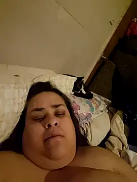 Webcam Model (BigBusty_VoluptuousMilfX)  is live.Free join now!