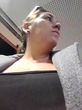 Webcam Model (SCARLET-20)  is live.Free join now!