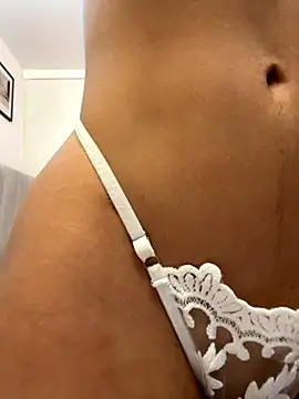 Webcam Model (ValeryR_)  is live.Free join now!