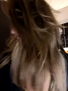 Webcam Model (maliciaworld)  is live.Free join now!