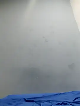 Webcam Model (alexandra100gg)  is live.Free join now!