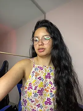 Webcam Model (Rosita_forever_)  is live.Free join now!