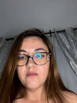 Webcam Model (Shianrose)  is live.Free join now!