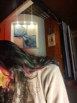 Webcam Model (_Laary_Lily)  is live.Free join now!