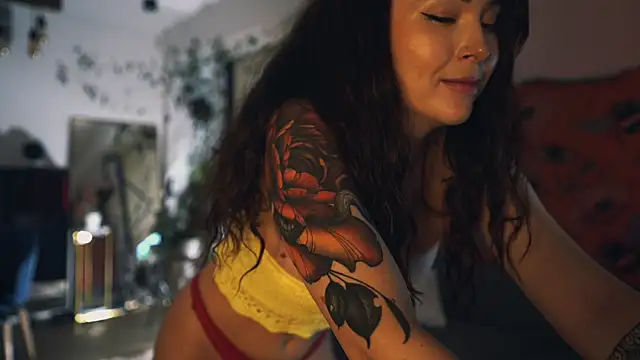 leona_mell - Leona_Mell's free webcam - UK Sex Cams