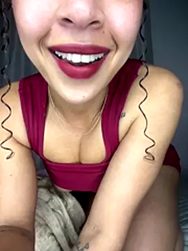 Webcam Model (Yasmin777_)  is live.Free join now!