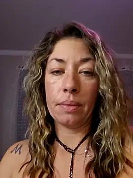 Webcam Model (_NinaLuvSins_)  is live.Free join now!