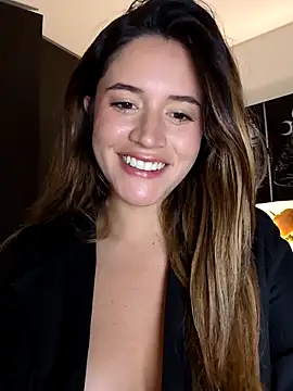 Webcam Model (maliciaworld)  is live.Free join now!