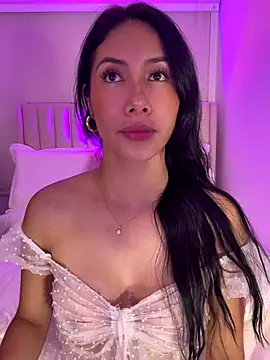 Webcam Model (ArianaReynoldss)  is live.Free join now!