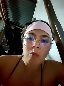 Webcam Model (Lily-o)  is live.Free join now!