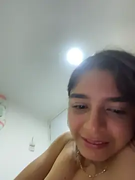 Webcam Model (violeta365)  is live.Free join now!