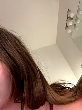 19whitebunny Live Webcam on Stripchat