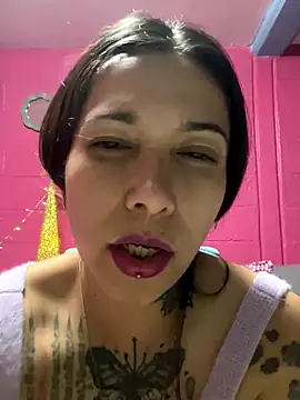 Webcam Model (emperatrixsex)  is live.Free join now!