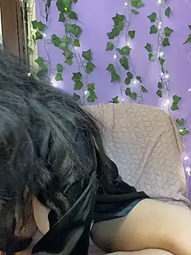 Webcam Model (Princess_hennessy)  is live.Free join now!