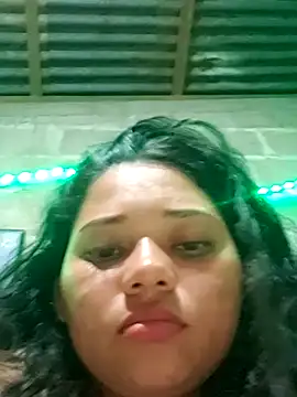 Webcam Model (Violethroos)  is live.Free join now!