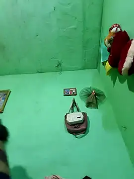 Webcam Model (PIHU999)  is live.Free join now!