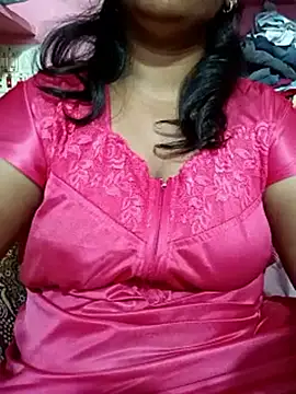 Webcam Model (Renuma)  is live.Free join now!