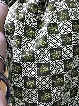 Webcam Model (sweet-lotus)  is live.Free join now!