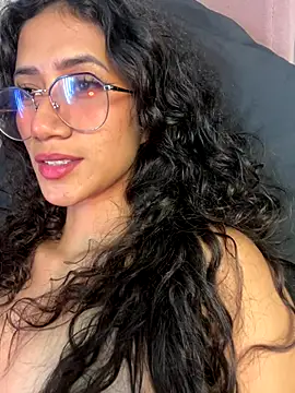 Webcam Model (KaitlynLoveCam)  is live.Free join now!