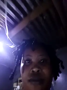 Webcam Model (OCEANSQUITERXXX)  is live.Free join now!