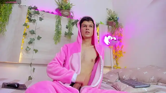 angelslimm - AngelSlimm's free webcam - UK Sex Cams