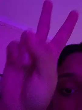 Webcam Model (Princess_hennessy)  is live.Free join now!