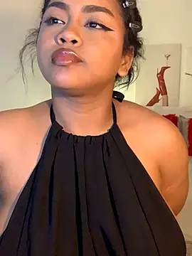 Webcam Model (Dahiana_Giil)  is live.Free join now!