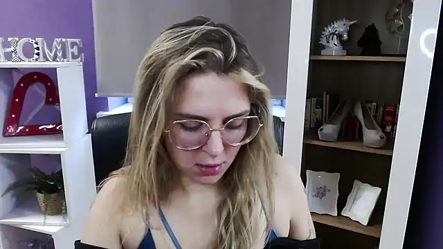 Zoey_Erotic