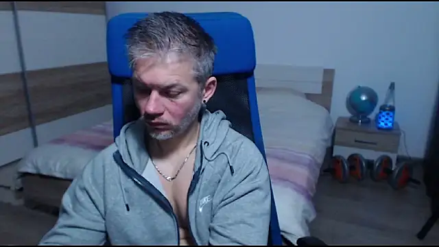 robbyshawz - RobbyShawz's free webcam - UK Sex Cams