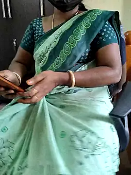 Webcam Model (Tamil_roja69)  is live.Free join now!