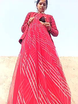 Webcam Model (Jooli_xx)  is live.Free join now!