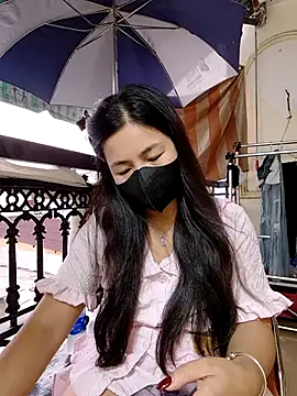 Webcam Model (lyna_bl)  is live.Free join now!