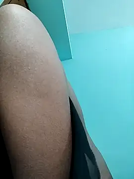 Webcam Model (Tushi-10)  is live.Free join now!