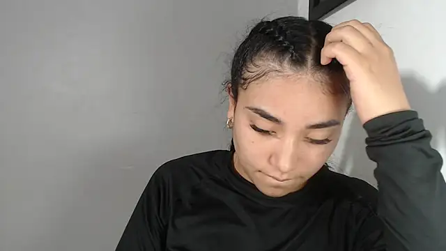 Webcam Model (AmberGold-)  is live.Free join now!