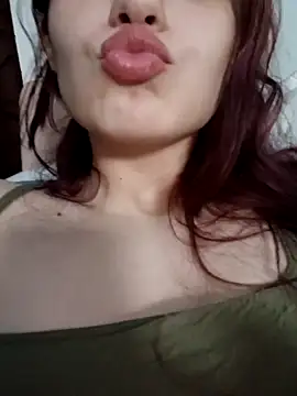 Webcam Model (Kim_19)  is live.Free join now!