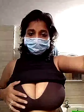 Webcam Model (Love_Foreverr12)  is live.Free join now!