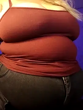 Webcam Model (EllisW8)  is live.Free join now!