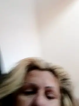 Webcam Model (canariamorbosa)  is live.Free join now!