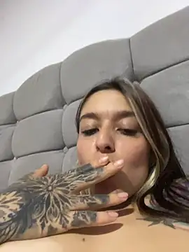 Webcam Model (BlueStoneX)  is live.Free join now!