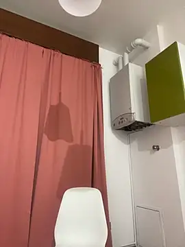 Webcam Model (x_elena_x)  is live.Free join now!