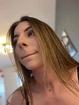 Webcam Model (Mia_Ethan)  is live.Free join now!