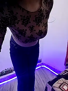 Webcam Model (SEEMA_127)  is live.Free join now!