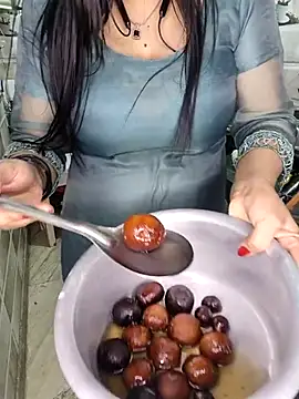 Webcam Model (PRIYA_22)  is live.Free join now!