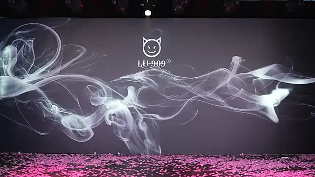 lu-909 - LU-909's free webcam - UK Sex Cams