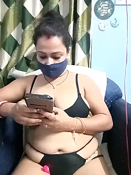 Webcam Model (Deliciouskimi)  is live.Free join now!